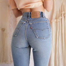 Load image into Gallery viewer, Vintage 80's High Waisted Levi's 505's
