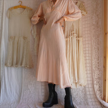 Load image into Gallery viewer, Vintage 1930's/40's Peach Rayon Dress