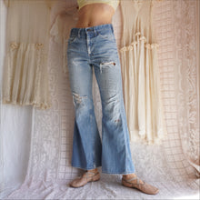 Load image into Gallery viewer, Distressed 1970's Levi's Elephant Bellbottoms
