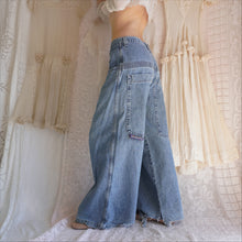 Load image into Gallery viewer, Distressed 1990's Wide Leg Jnco Jeans
