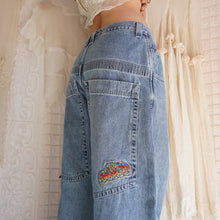 Load image into Gallery viewer, Distressed 1990's Wide Leg Jnco Jeans