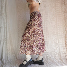 Load image into Gallery viewer, 90's/y2k Bias Cut Leopard Print Skirt