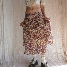 Load image into Gallery viewer, 90's/y2k Bias Cut Leopard Print Skirt