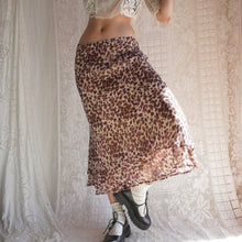 Load image into Gallery viewer, 90's/y2k Bias Cut Leopard Print Skirt