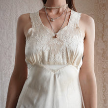 Load image into Gallery viewer, Beautiful 1930's Bias Cut Silk Slip Dress