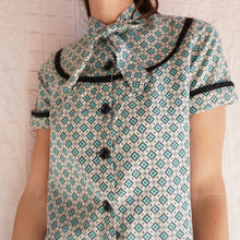 Load image into Gallery viewer, 1950's Novelty Cotton Smock Blouse