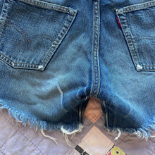 Load image into Gallery viewer, Vintage Levi&#39;s Big E Cut Off Shorts
