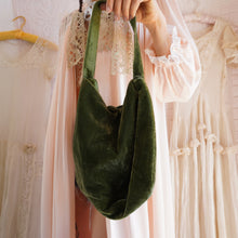 Load image into Gallery viewer, Vintage Moss Green Velvet Purse
