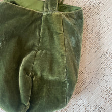 Load image into Gallery viewer, Vintage Moss Green Velvet Purse

