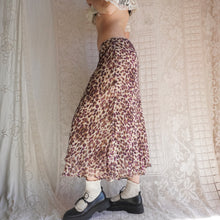Load image into Gallery viewer, 90&#39;s/y2k Bias Cut Leopard Print Skirt
