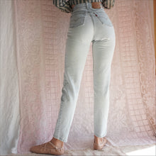 Load image into Gallery viewer, Vintage Light Wash Levi&#39;s 512&#39;s
