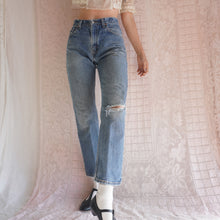 Load image into Gallery viewer, Vintage Distressed Levi&#39;s 505&#39;s
